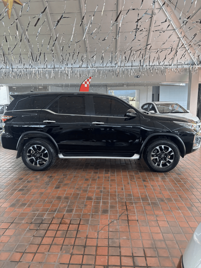 Toyota – Hilux SW4 SRX 4X4 — foto 3