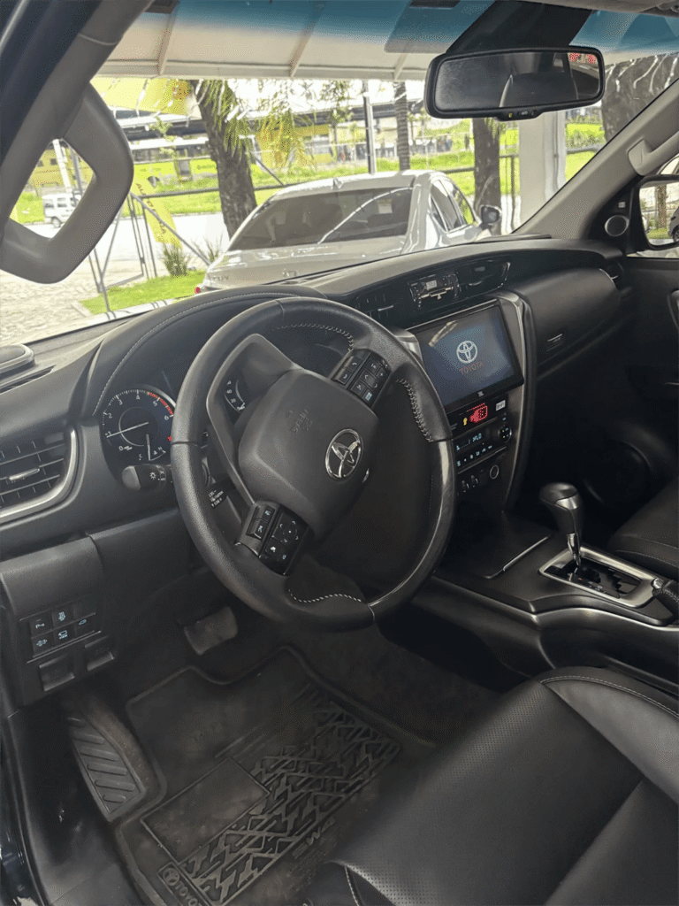 Toyota – Hilux SW4 SRX 4X4 — foto 8