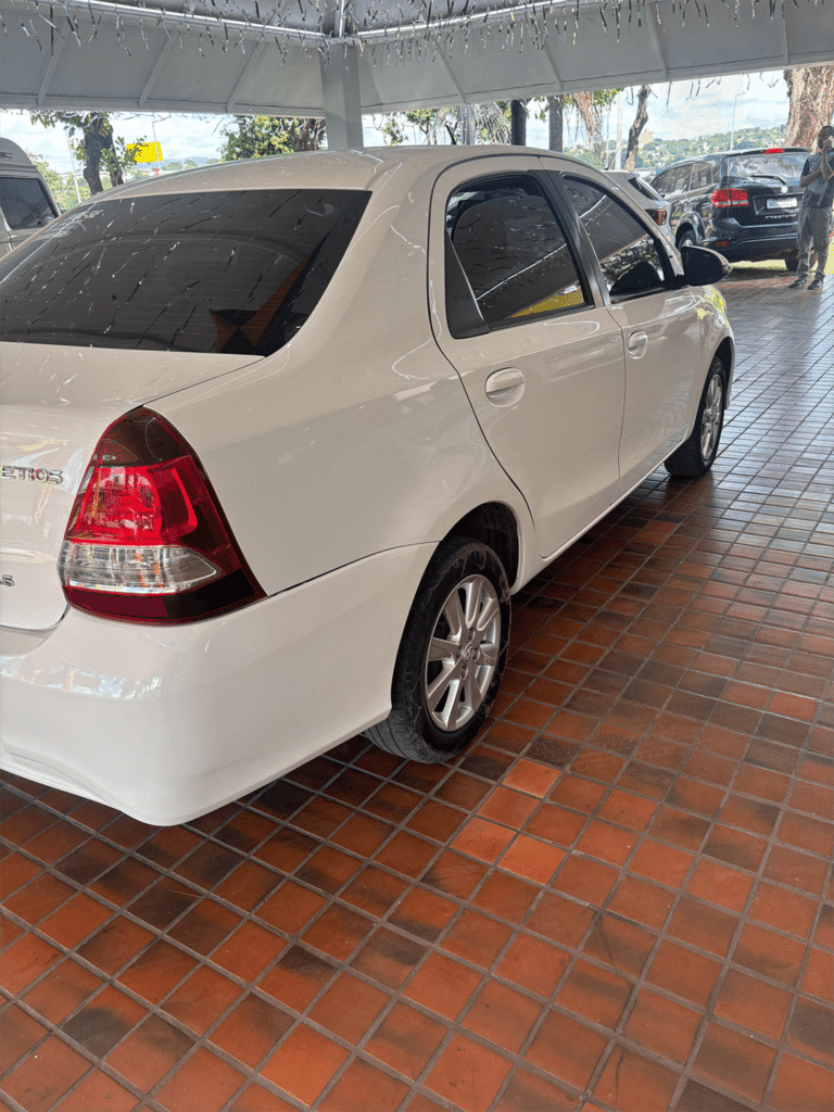 Toyota – Etios X Plus — foto 4