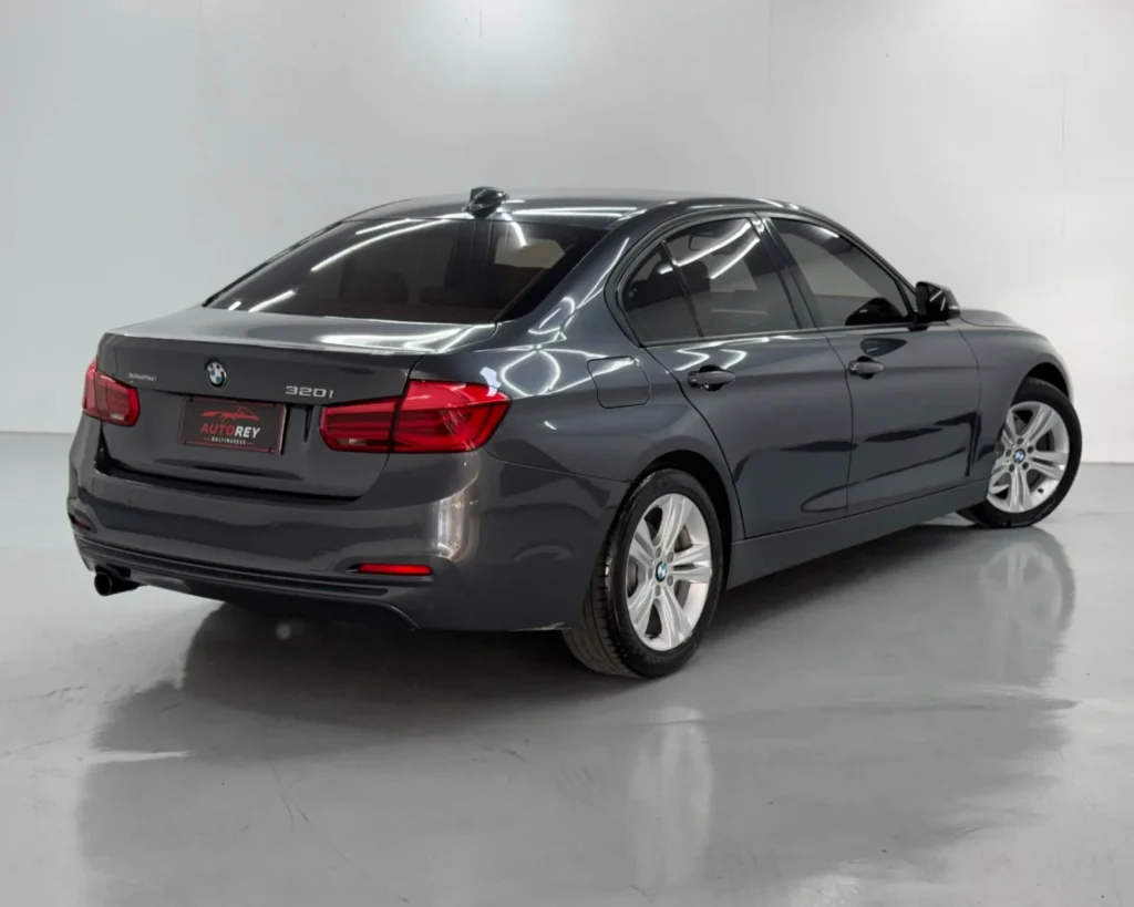 BMW – 320I — foto 4