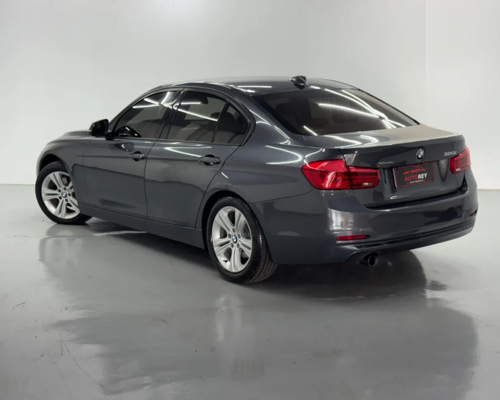 BMW – 320I — foto 5