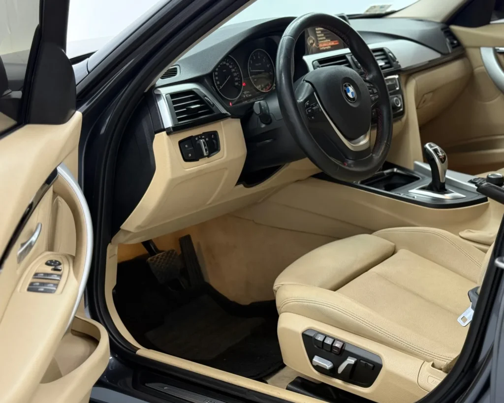 BMW – 320I — foto 8