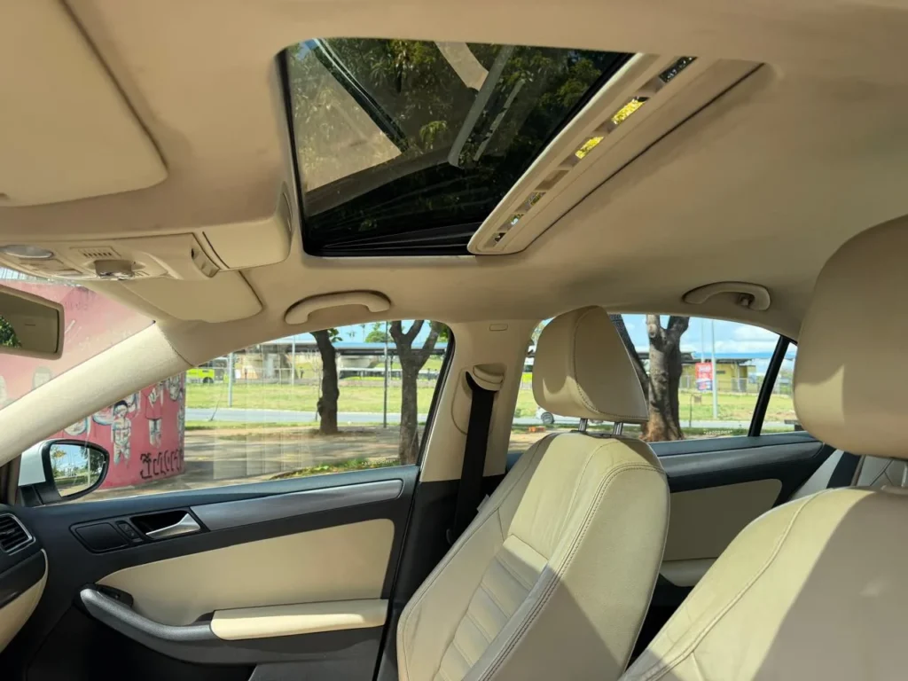 VW – VolksWagen – Jetta Highline — foto 13